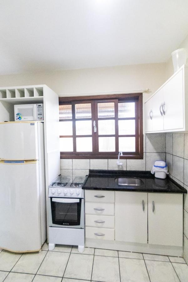 Apartamentos Bombinhas - 140 Metros Da Praia Esterno foto