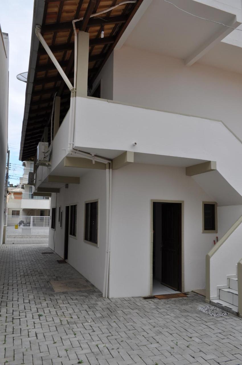 Apartamentos Bombinhas - 140 Metros Da Praia Esterno foto