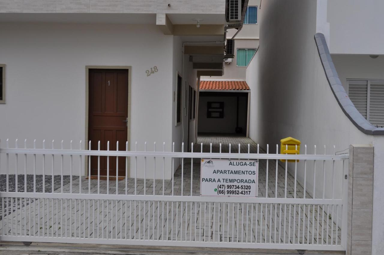 Apartamentos Bombinhas - 140 Metros Da Praia Esterno foto