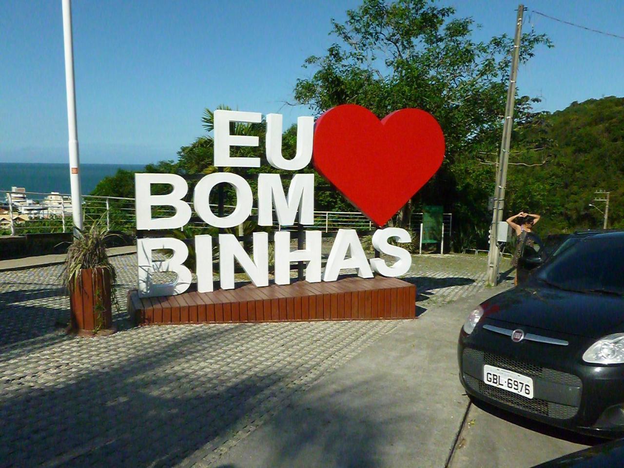 Apartamentos Bombinhas - 140 Metros Da Praia Esterno foto
